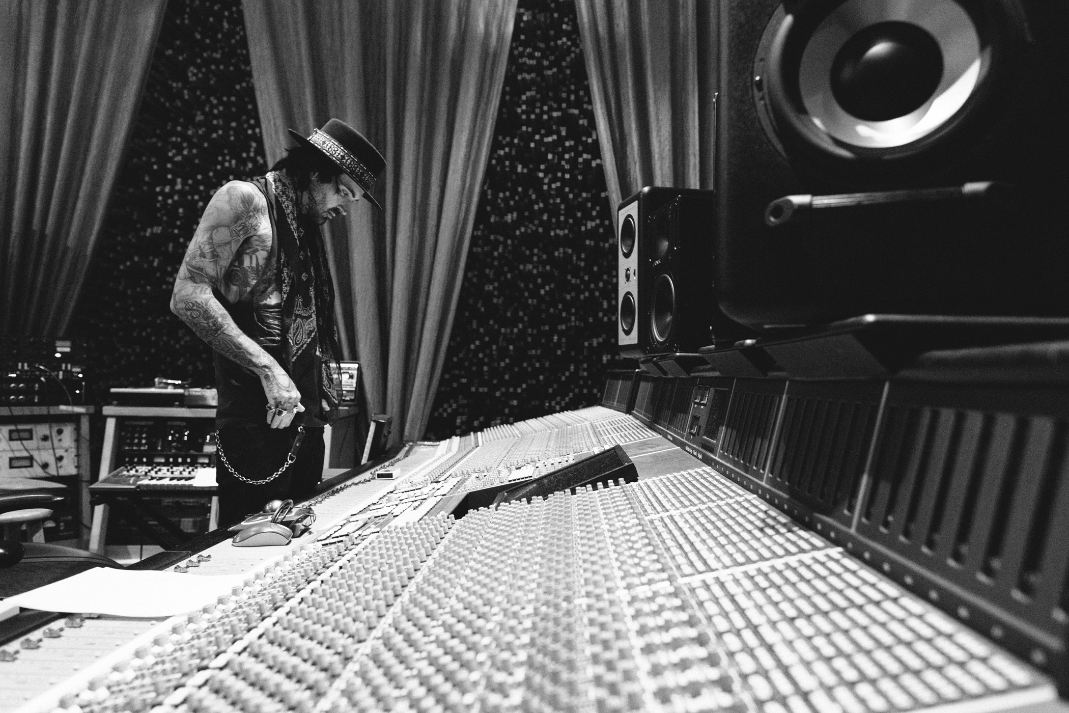 newwebsoteYELAWOLF_PLAYBACKcopy